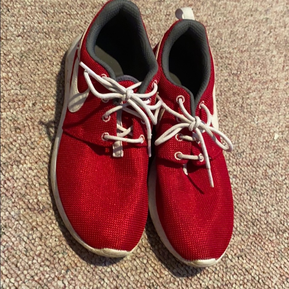 Red Nike Roshes